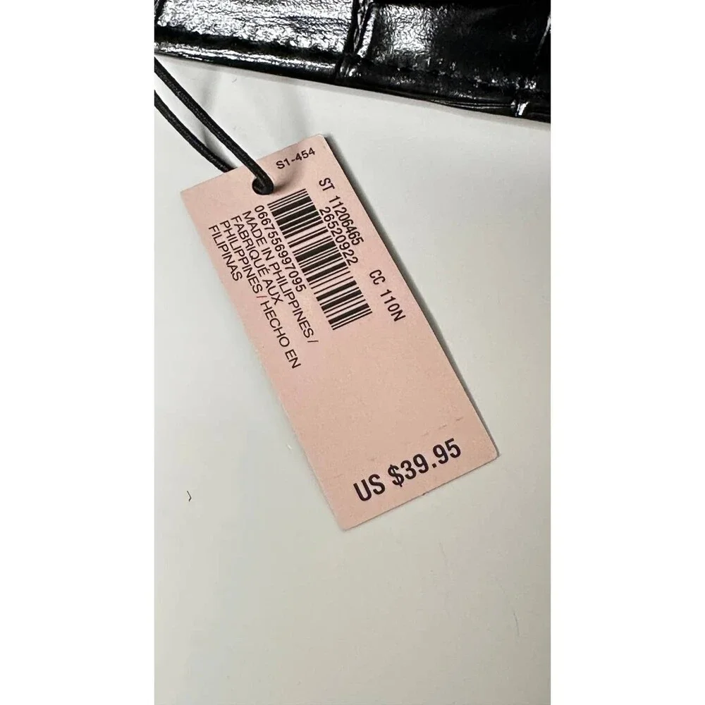 NWT Victoria's Secret The Victoria Tech Wristlet